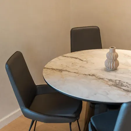 Inn, New Bazaar Apartment